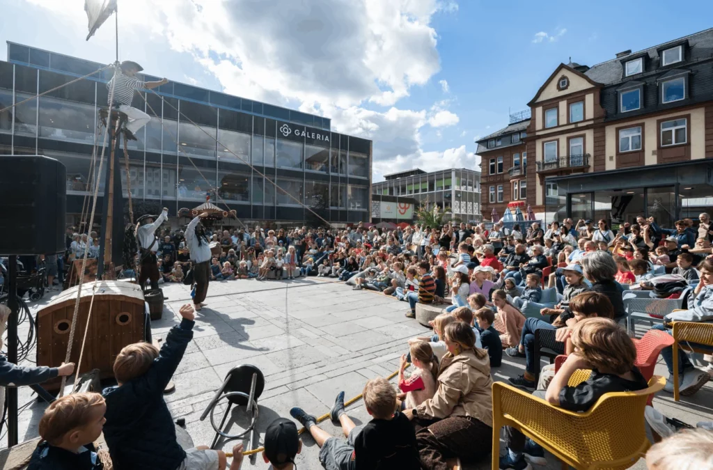 Piraten auf dem Uniplatz